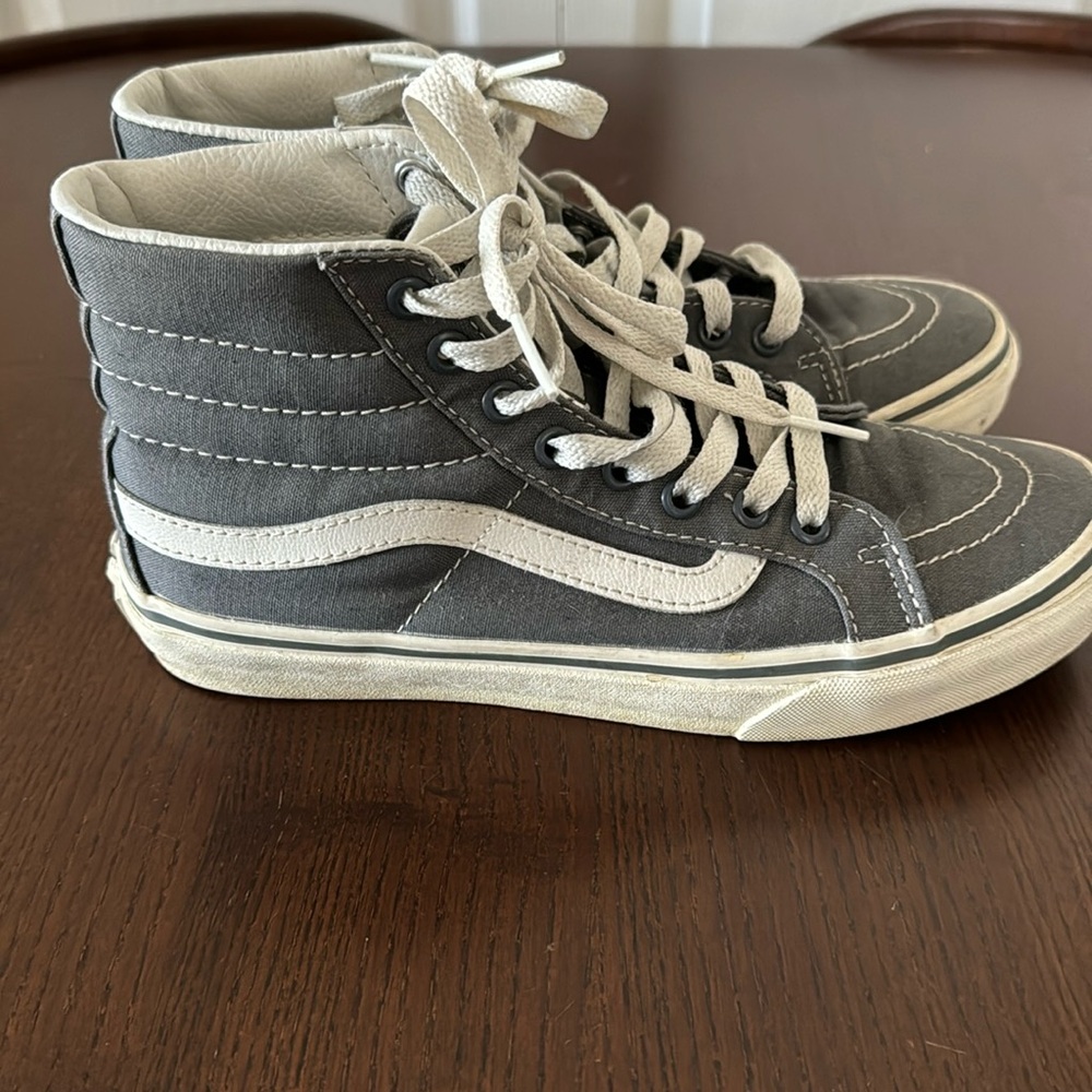 Vans grey and white old school mid rise skateboard sneakers. Women’s size 7